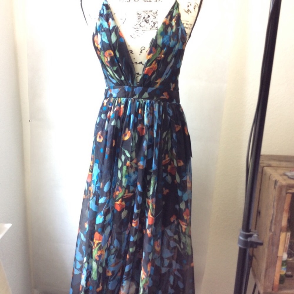Luxxel NWT Poppy Floral Deep V Black Maxi Dress M